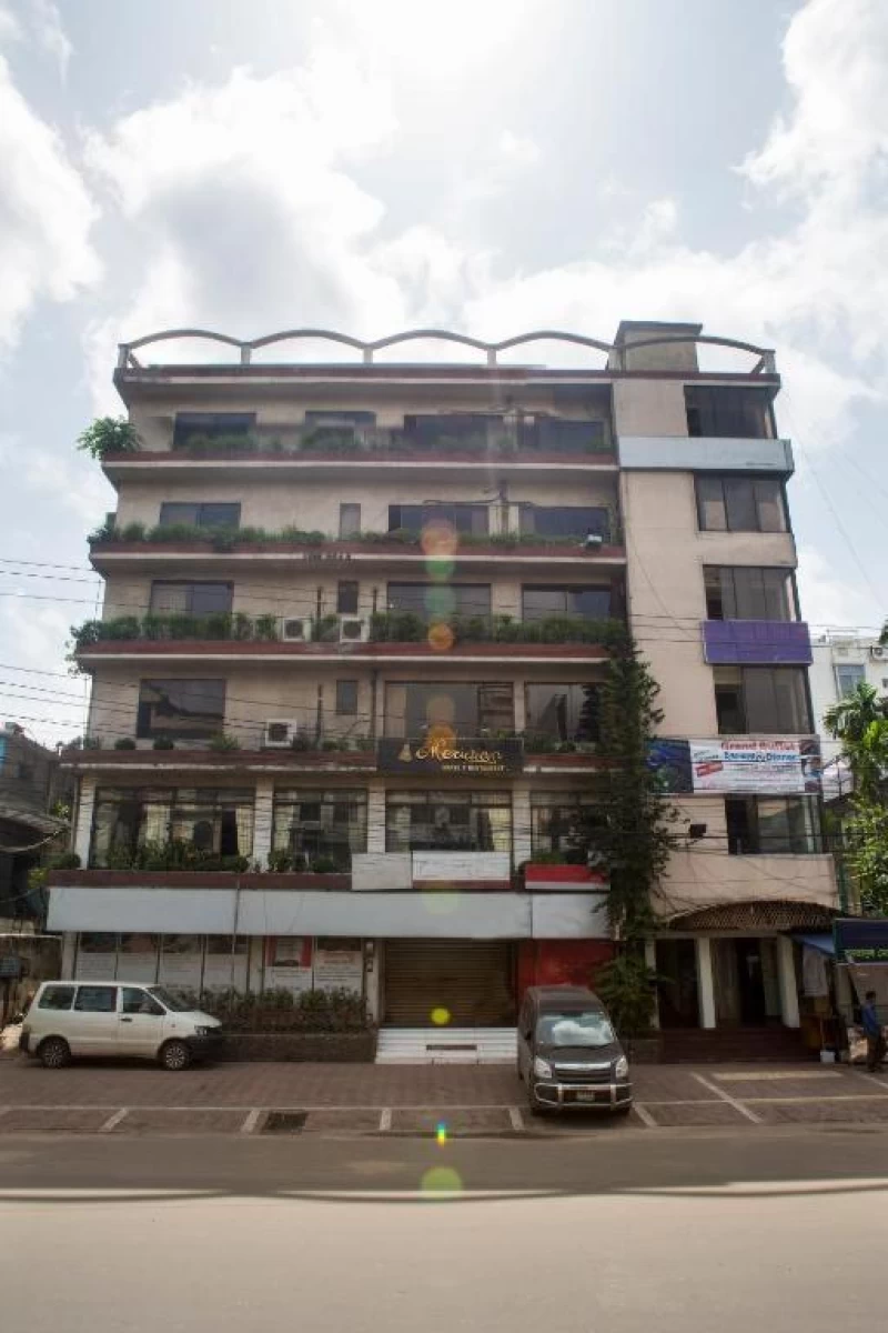 meridian-hotel-%26-restaurent