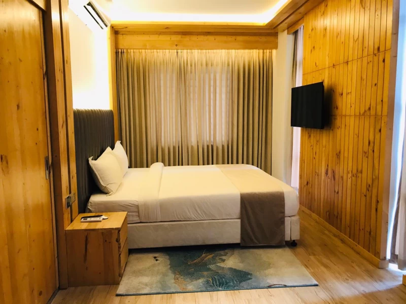 grace-cox-smart-hotel